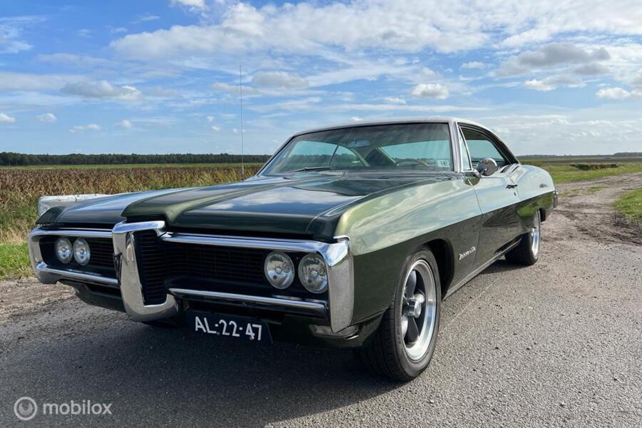 Pontiac BONNEVILLE COUPE