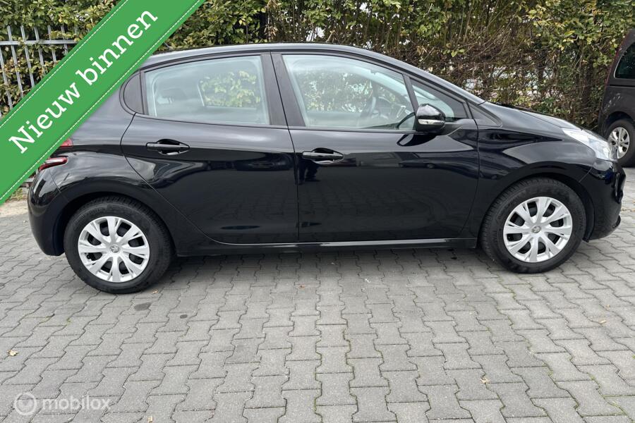 Peugeot 208 1.2 PureTech Active / 2016 /