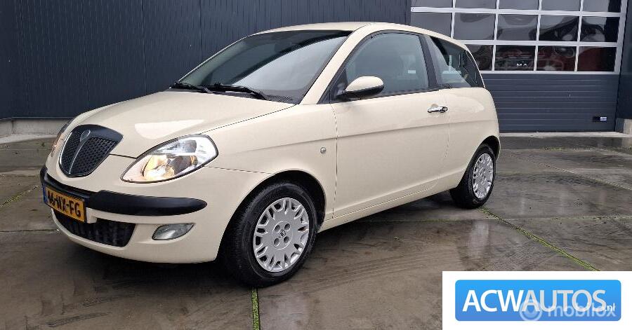 Lancia Ypsilon 1.2-16V Argento