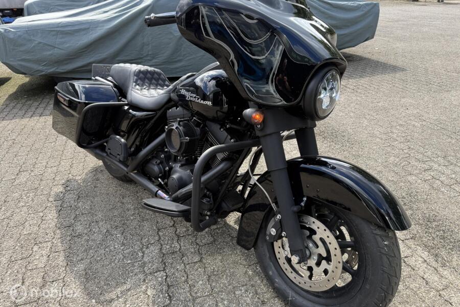 Harley Davidson 96 FLHX Street Glide