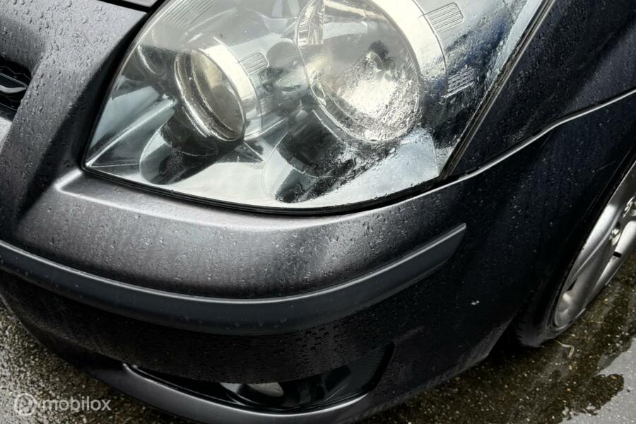 Koplamp  links Toyota Corolla Verso ('02-'06