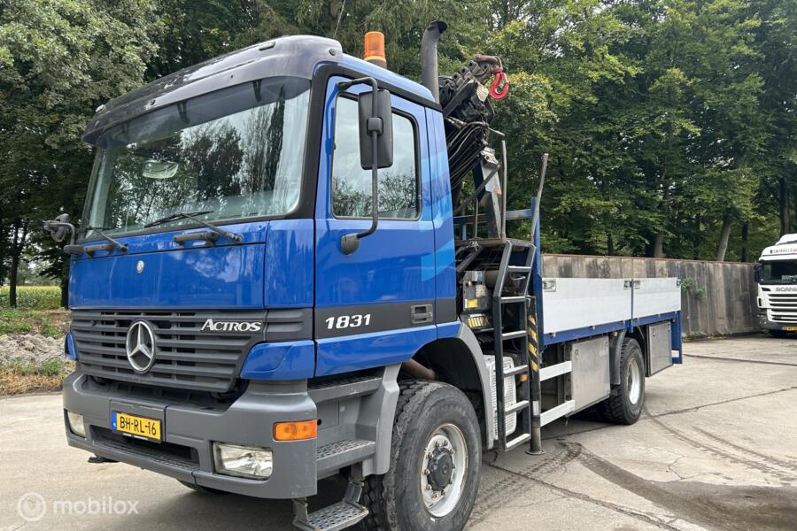 Mercedes ACTROS 1831 AK met Kraan