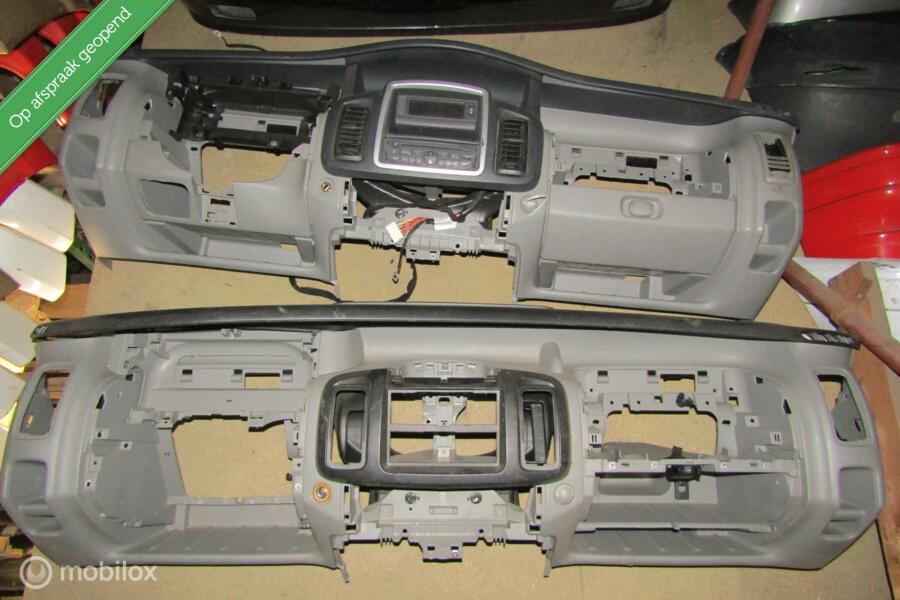 2x Dashboard vivaro trafic primastar