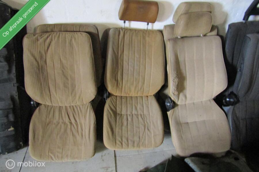 Beige voorstoelen Manta Ascona Kadett bouwjaar '74 t/m '82