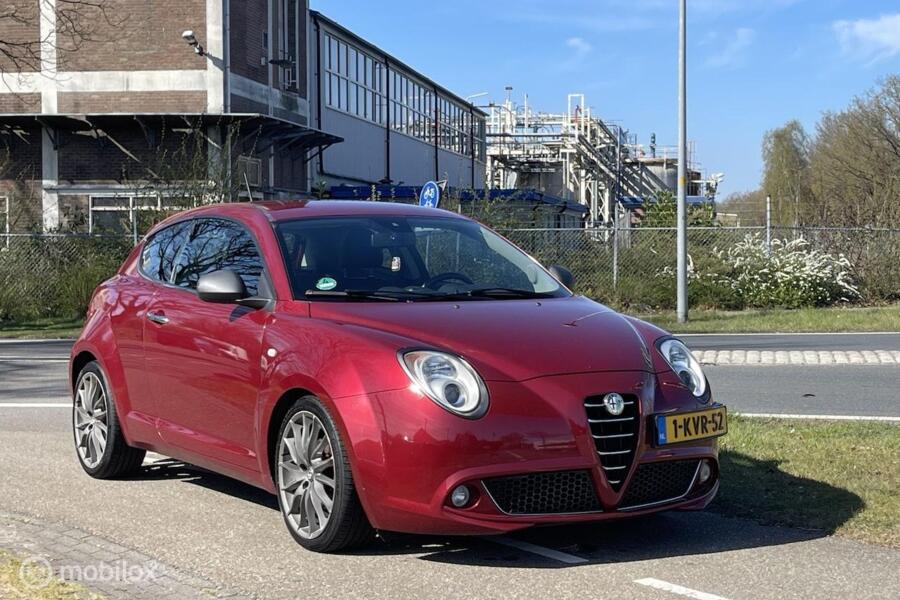 Alfa Romeo MiTo 1.3 JTDm ECO Distinctive Lederen bekleding Automatische Airco LM Velgen Cruise Control