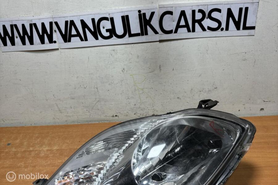 Koplamp  rechts Toyota Yaris II ('05-'11