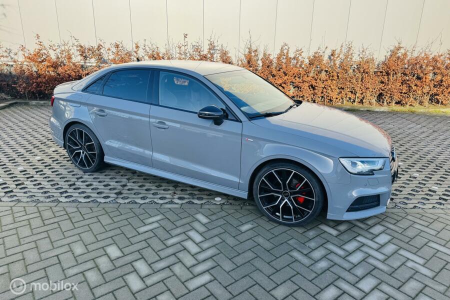 Audi A3 Limousine 2.0TDI 3xSline virtueel cockpit rs stoelen
