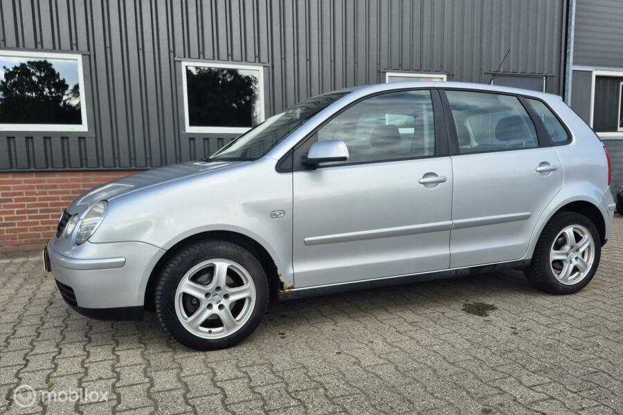 Volkswagen Polo 1.4-16V Athene/Cruise/Airco/5 Deurs !