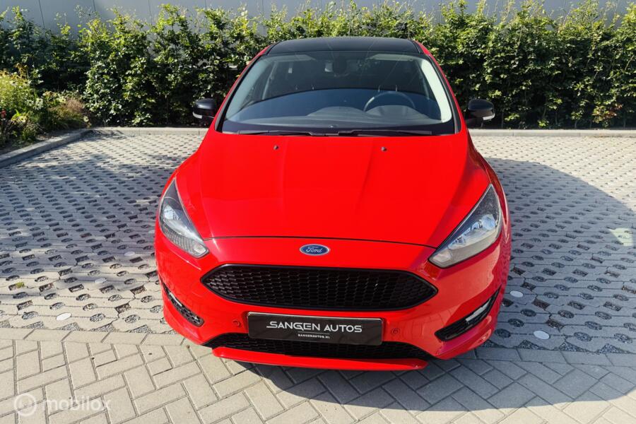 Ford Focus 1.5 Red Edition ST line Cruise 18 inch PDC Navi