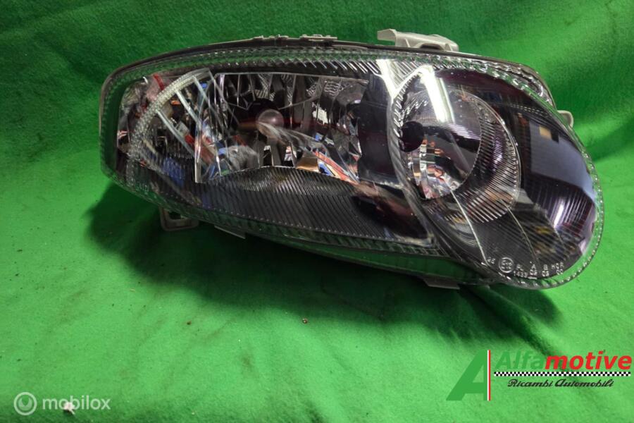 Koplamp rechts imitatie Alfa Romeo 147 ('00-'10) 0471285