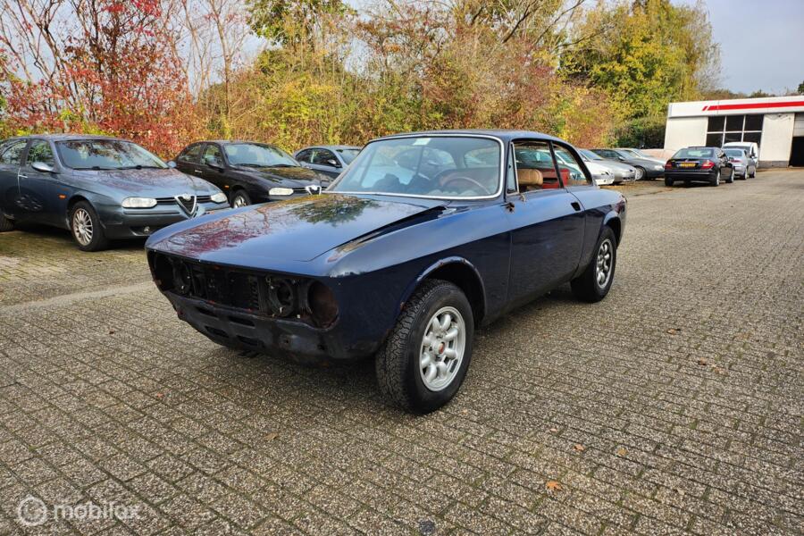 Alfa Romeo GT 2.0 Bertone 2000/ PROJECT/ PRIJS OP AANVRAAG