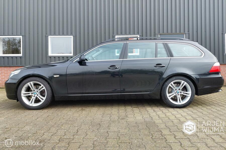 BMW 5-serie Touring 520i Lci|Youngtimer|PDC|Leder|NL Auto