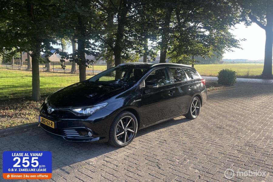 Toyota Auris Touring Sports 1.8 Hybrid Executive 50th year