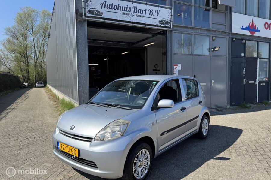 Daihatsu Sirion 2 1.0-12V Trend Nieuwe APK! NAP Logisch!
