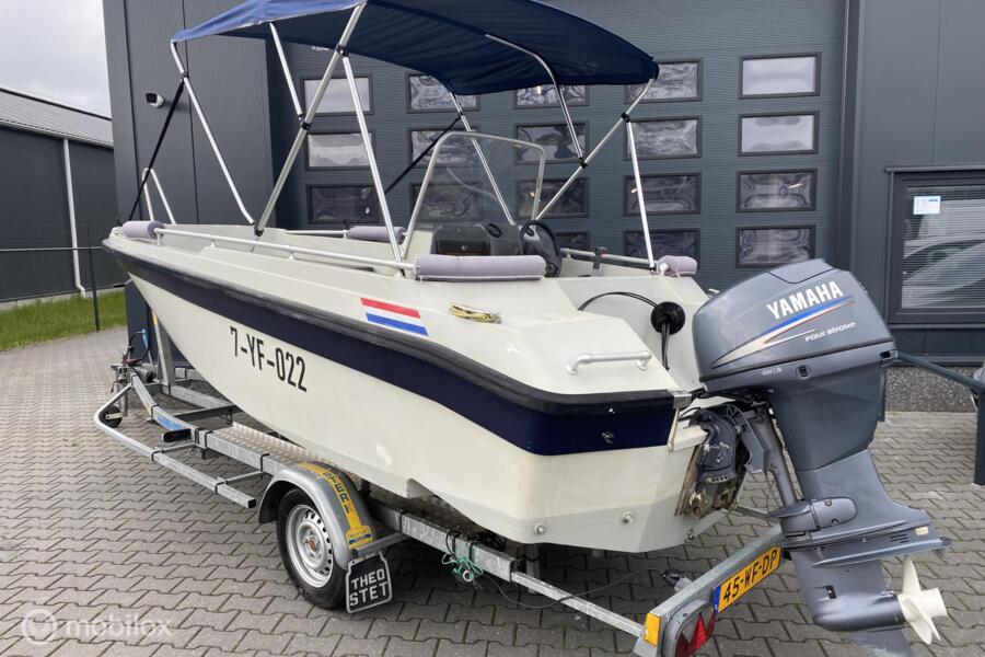 Flipper 520 /Consoleboot / 30pk Yamaha van 2006/Kalf trailer
