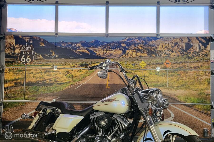 Harley Davidson 88 FLHRCI Road King Classic