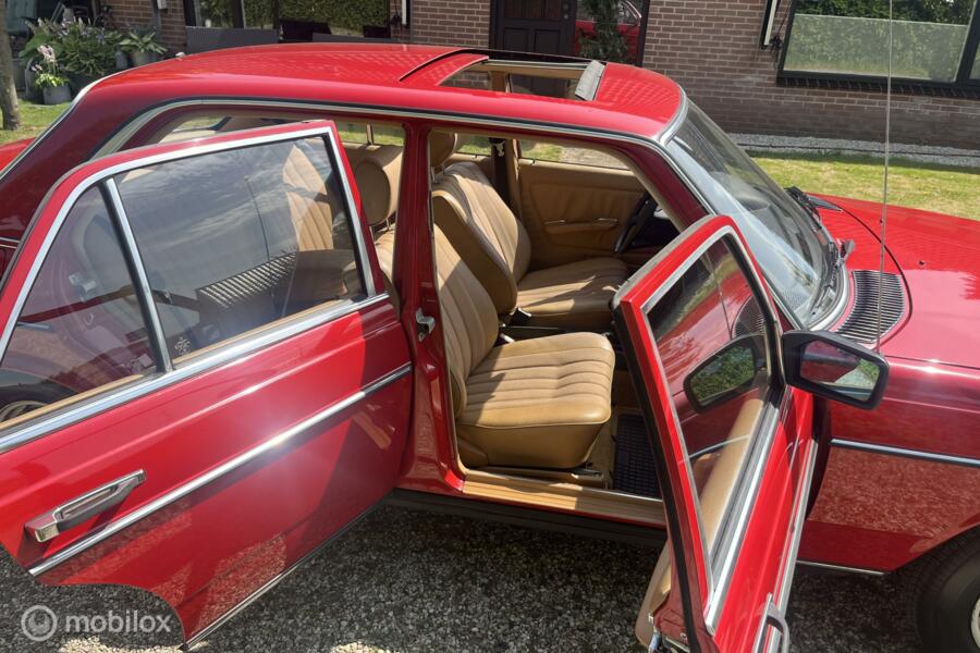 Mercedes 240 D