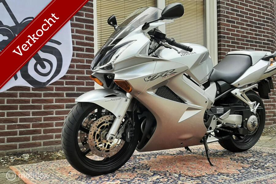 ! VERKOCHT!  Honda VFR 800 FI VTEC