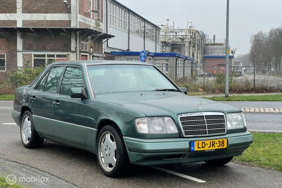 Mercedes-Benz E-klasse 220 Elegance | W124 | NL & NAP | 2e Eigenaar | Schuifdak | Two Tone | Onderhoudshistorie |