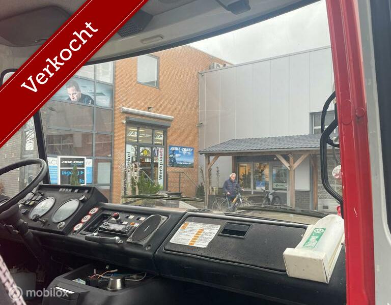 Mercedes 508 diesel foodtruck 29.800 km
