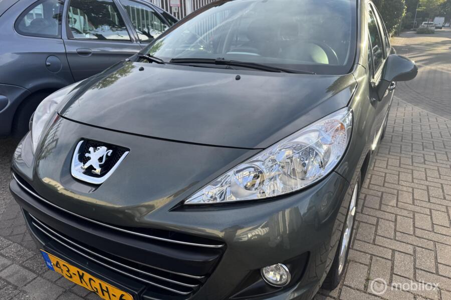 Peugeot 207 1.6 VTi Première