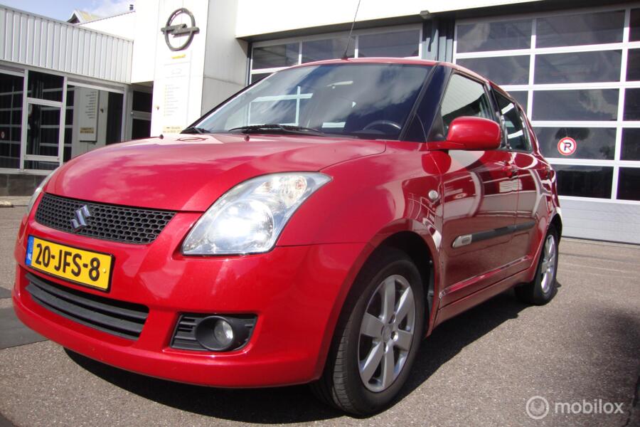 Suzuki Swift 1.3 5 deurs  5 drs met Airco en Keyless  Entry