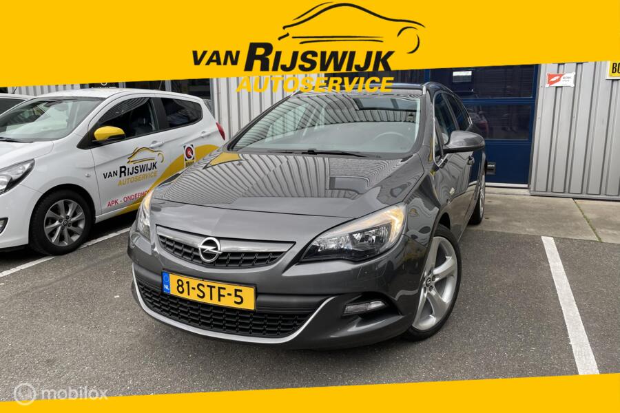 Opel Astra Sports Tourer 1.4 Turbo GT trekhaak/navi