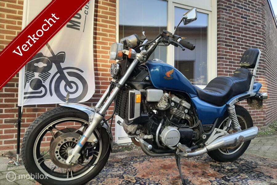 VERKOCHT klassieke Honda VF 1100C Magna VF1100