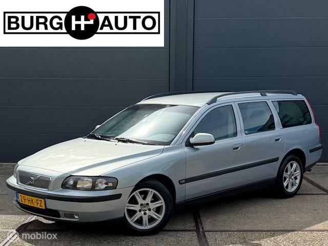Volvo V70 2.4 Comfort Line 170PK - ECC - CRUISE CONTROLE - TREKHAAK - LM VELGEN - RADIO/CD - NAP - NL AUTO - 1.800 KG TREKGEWICHT - APK T/M 30-06-2026 -