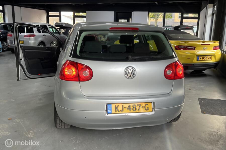Volkswagen Golf 1.6 FSI Sportline grote scherm