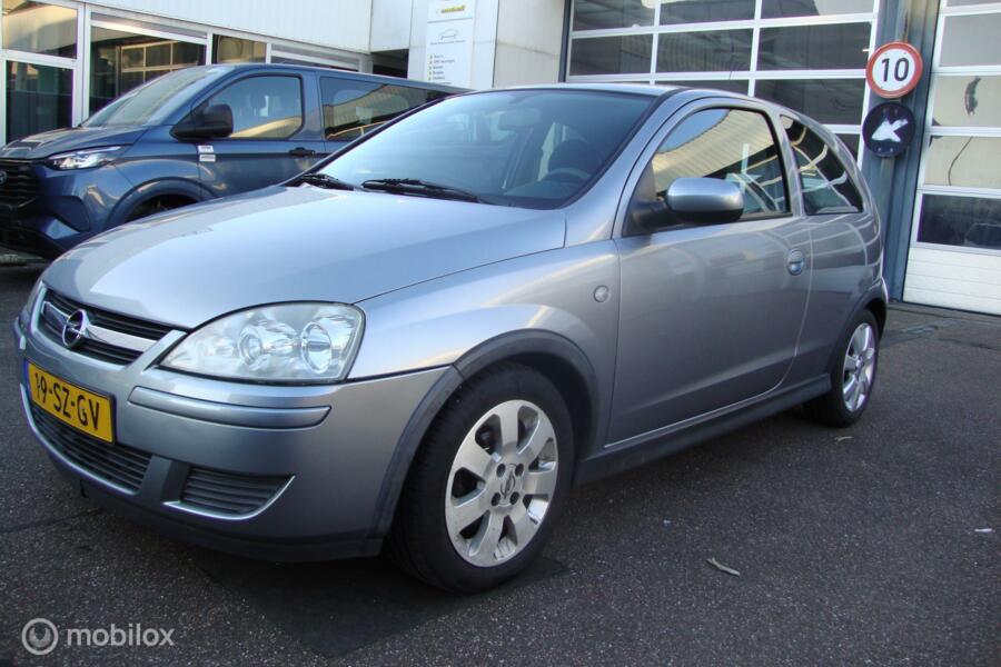 Opel Corsa 1.2-16V Silverline  NL auto met Airco en origineel 70762 KM met N.A.P .
