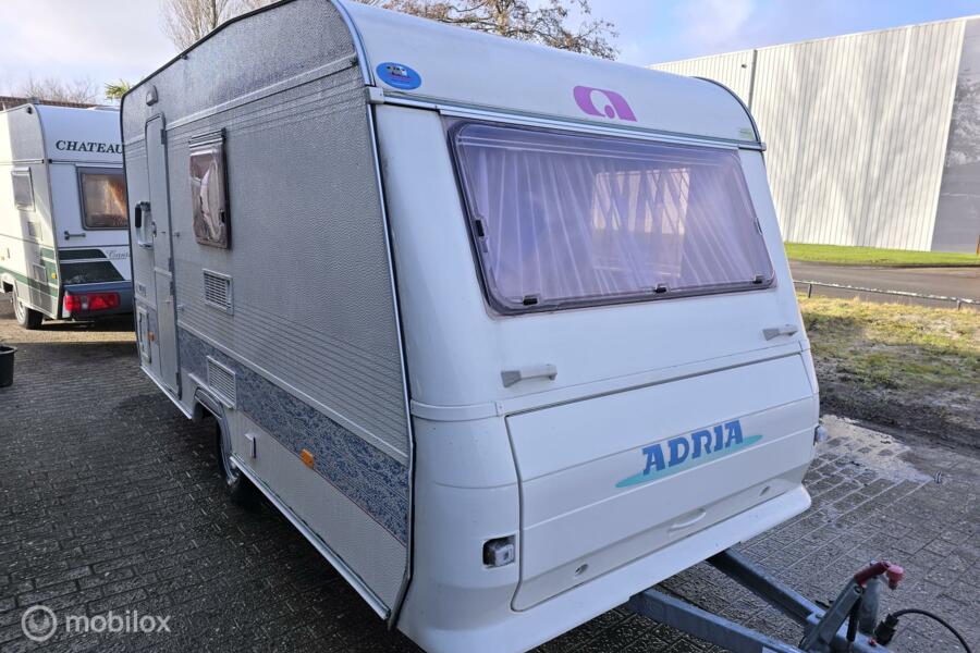 Adria 2E PINKSTER OPEN  caravan /fietsenrek /wc/voortent