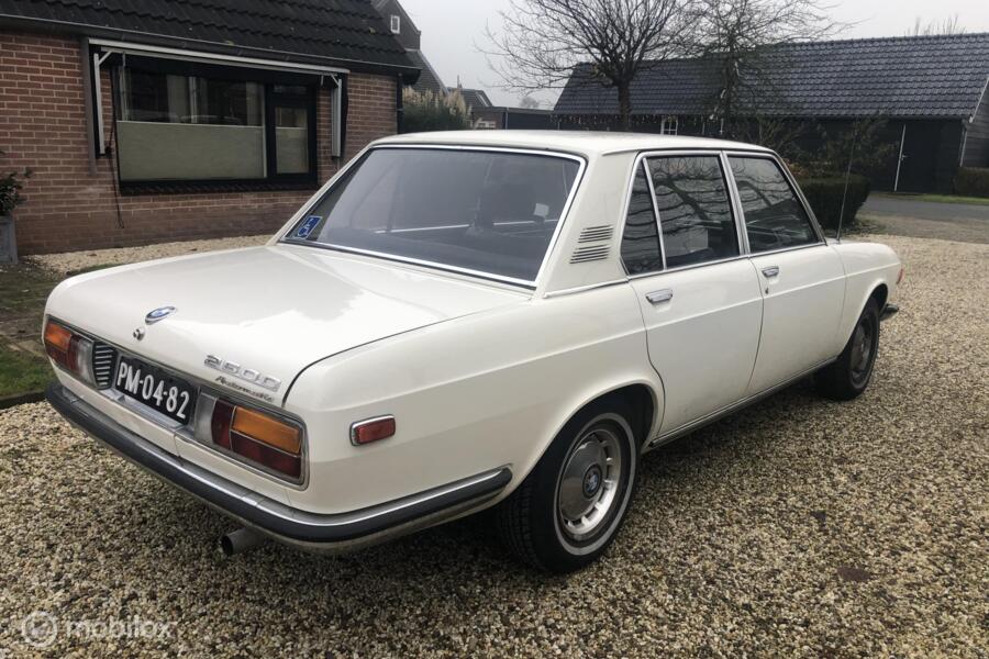 BMW 2500 Sedan