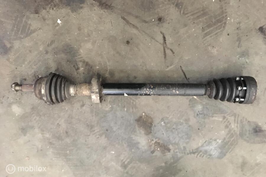 Aandrijfas rechtsvoor Seat Cordoba 6K 1.4 Stella ('94-'03)