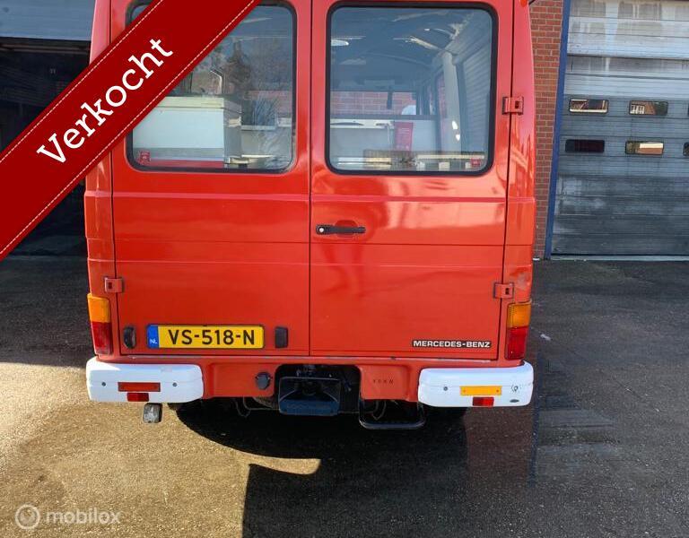 Mercedes 508 diesel foodtruck 29.800 km