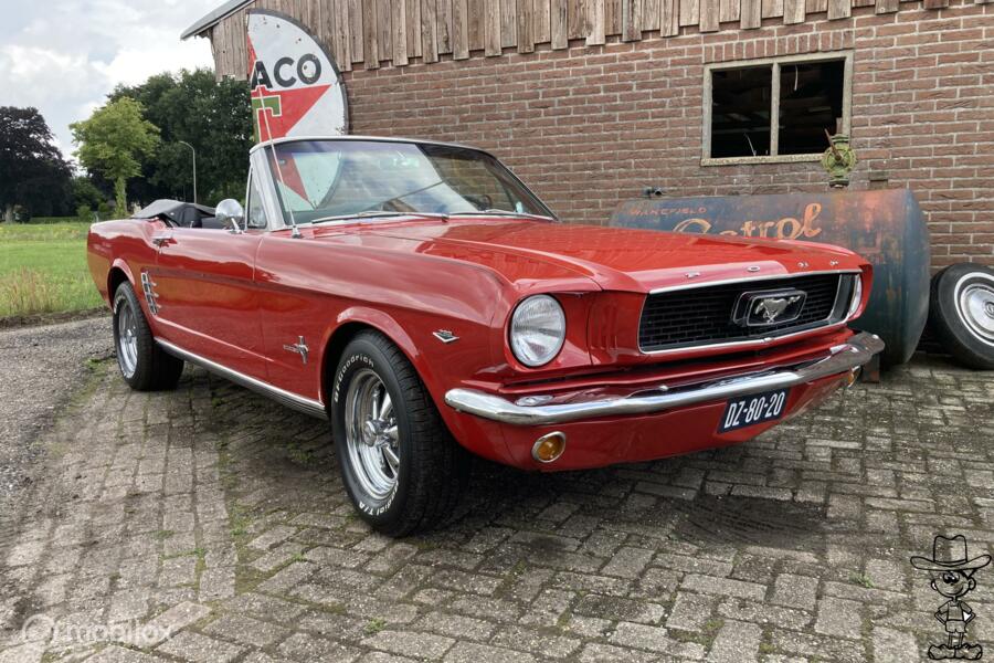 Ford USA mustang convertible v8 c-code