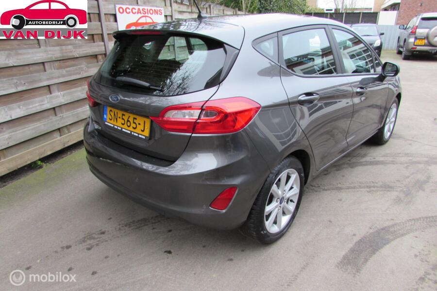 Ford Fiesta 1.1  Navi ,PDC, LM velgen