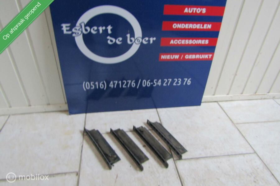 Dakstijl achterstijl roosters opel kadett b coupe +onderdele