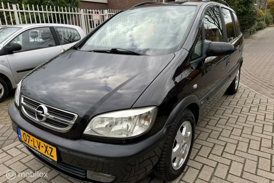 Opel Zafira 2.2-16V Elegance Navigator