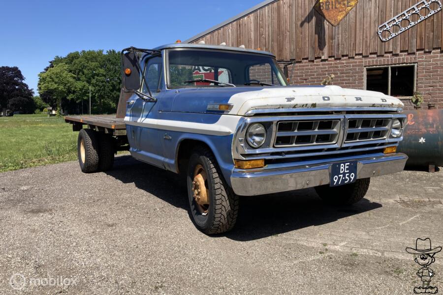 Ford USA F350 dually flatbed Pick up