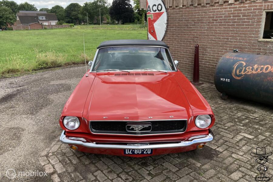 Ford USA mustang convertible v8 c-code