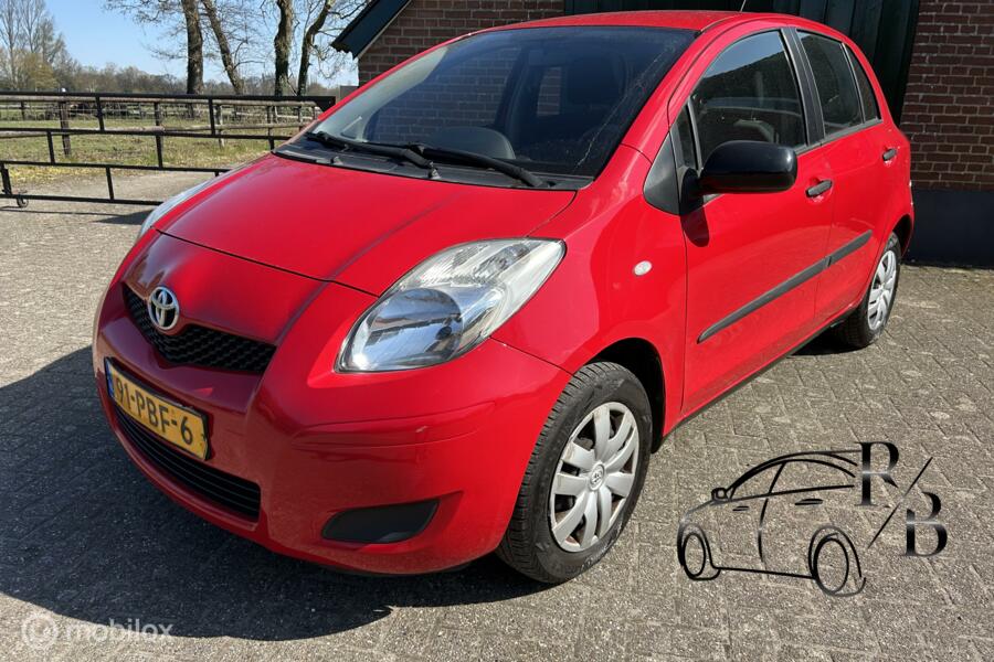 Toyota Yaris 1.0 VVTi Acces AIRCO/ NIEUWE APK/PARKEERSENSOREN
