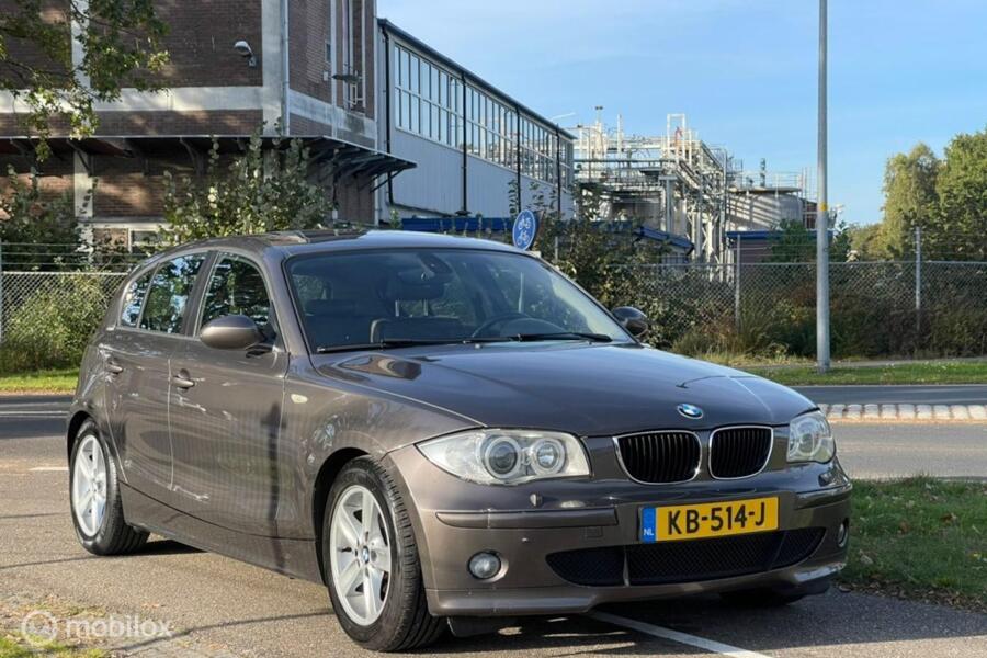 BMW 1-serie 116i High Executive | Xenon | Schuifdak | LM Velgen | 5 Deurs | Lederen Bekleding