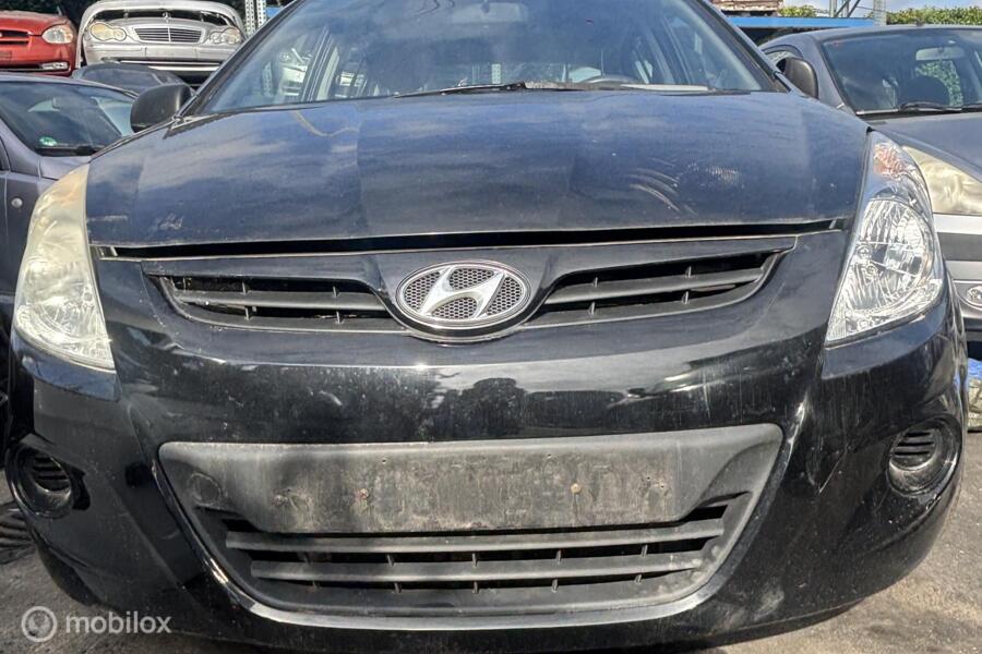 Voorbumper zwart Hyundai i20 I ('08-'14)