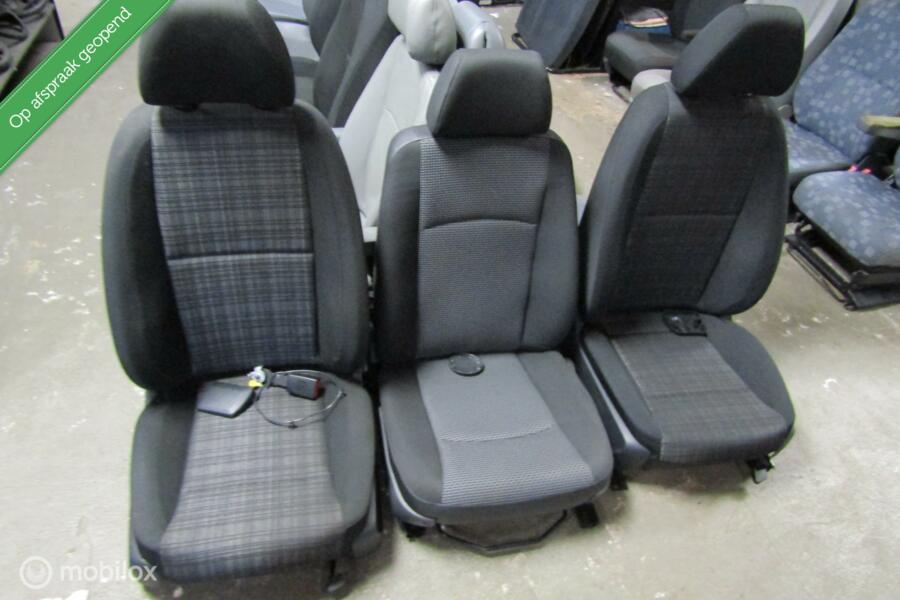 Stoelen stoel bank Mercedes Vito 447 links +rechts