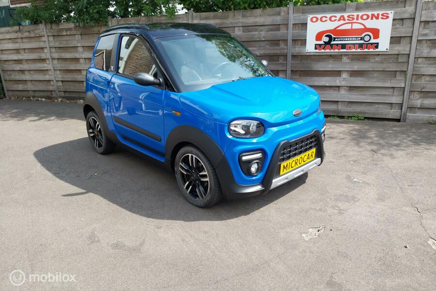 Microcar Brommobiel M.GO 6 X DCI Stuurbekr.