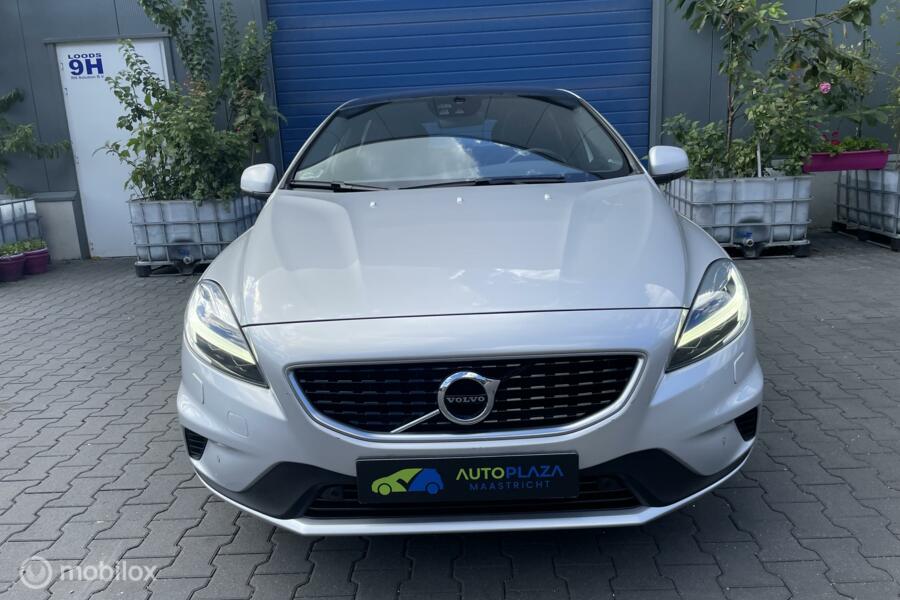 Volvo V40 1.5 T3 / Sport / R Design / 2019 / Panorama /