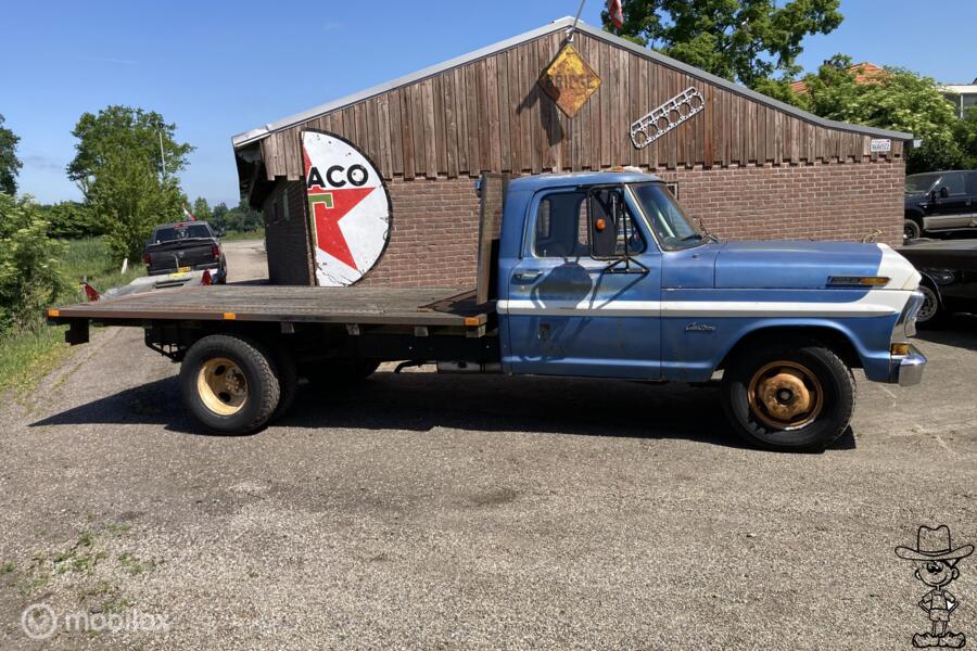 Ford USA F350 dually flatbed Pick up
