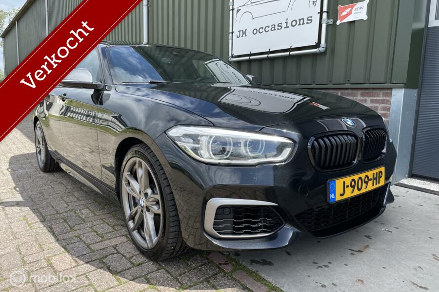 BMW 1-serie M135i xDrive High Executive|Pano|DAB|Leer|HK audio