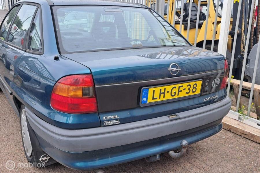 Opel Astra Wagon 1.6i Merit